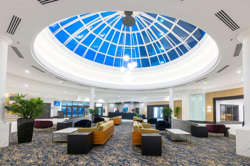 Hotel Doubletree By Hilton North Calgary